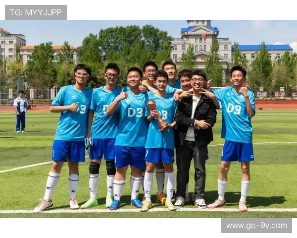 沛县足球男队奋勇拼搏展现青春风采助力地方体育事业全面发展